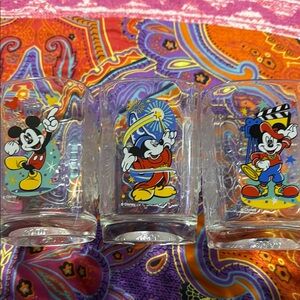 Disney Mickey Mouse Colorful Glass Set